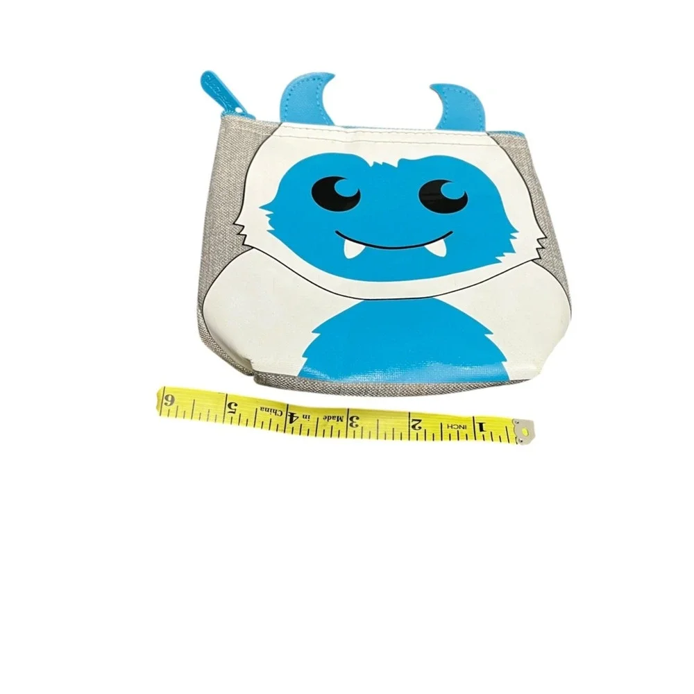 THIRTY ONE 31 SNOW MONSTER YETI COOL ZIP‎ SNACKER